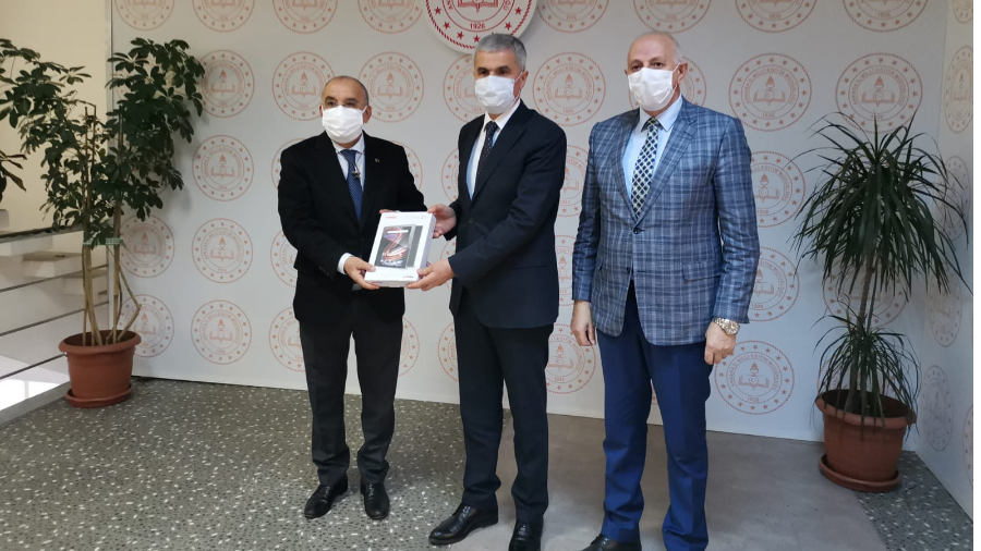 Milli Eğitim Bakanlığı Tarafından Başlatılan Tablet Kampanyasına, Şeker-iş Sendikası 100 Adet Tablet İle Destek Verdi