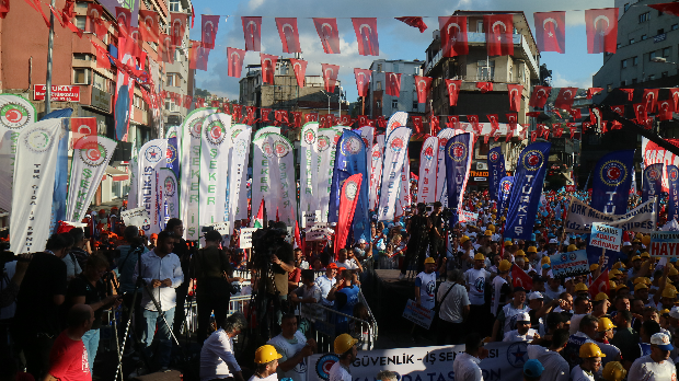Konfederasyonumuz TÜRK-İŞ’in “Zordayız Geçinemiyoruz” Mitingi Zonguldak’ta Gerçekleştirildi.