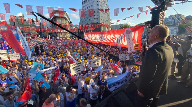 Konfederasyonumuz TÜRK-İŞ’in “Zordayız Geçinemiyoruz” Mitingi Zonguldak’ta Gerçekleştirildi.